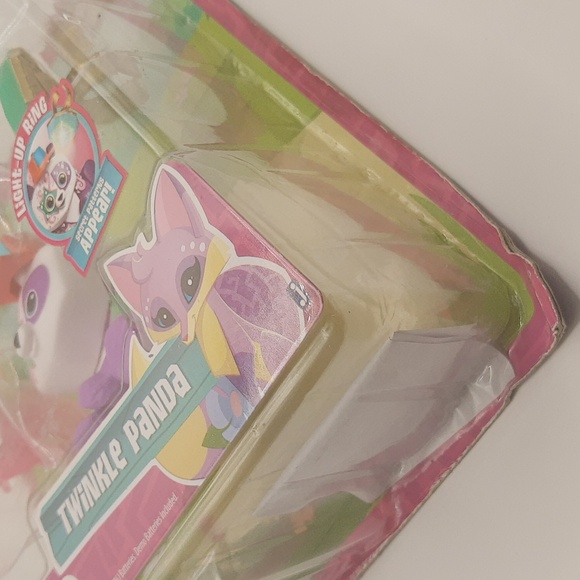 Animal Jam Best Dressed Twinkle Panda with Light-up Ring Collectible BOX DAMAGE - Picture 12 of 13